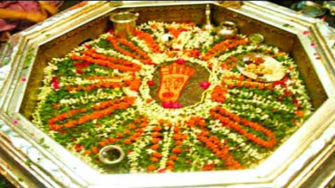 Puja For Ancestors-Gaya Vishnupad Temple